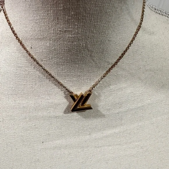 Louis Vuitton GO-14 Necklace - Picture 7 of 9